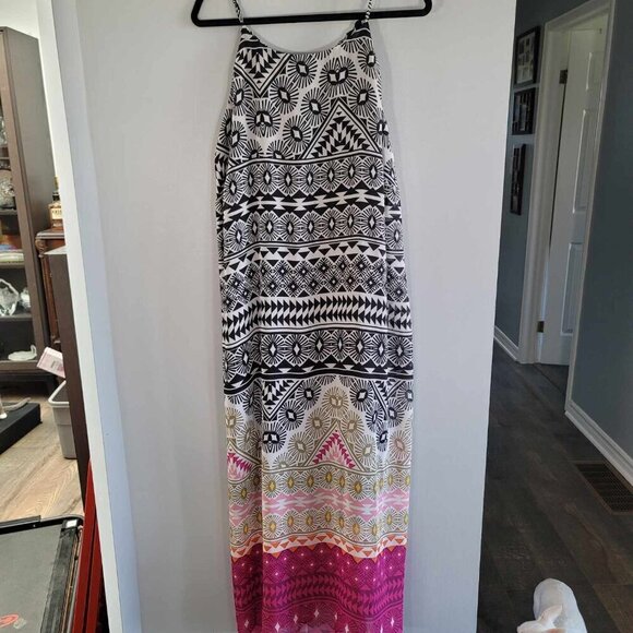 Old Navy Beautiful Ombre Summer dress. Like new condition - Picture 2 of 8